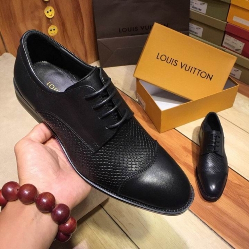 LV Leather Shoes Men 136