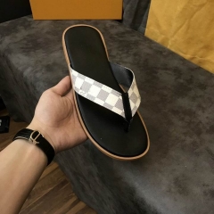 LV Slippers Men 320