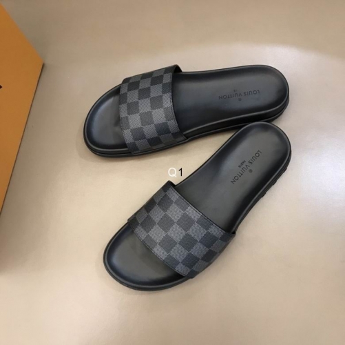 LV Slippers Men 462