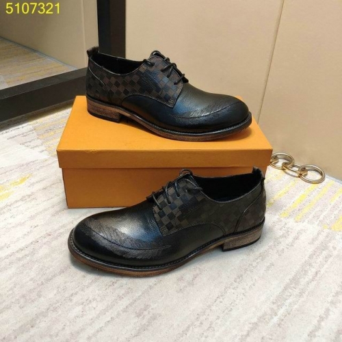 LV Leather Shoes Men 014