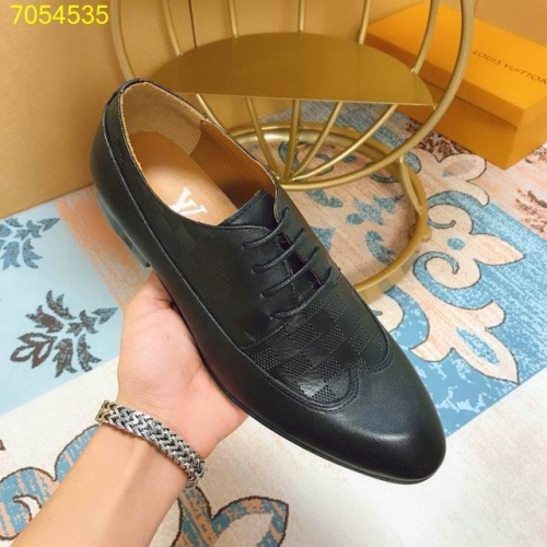 LV Leather Shoes Men 044