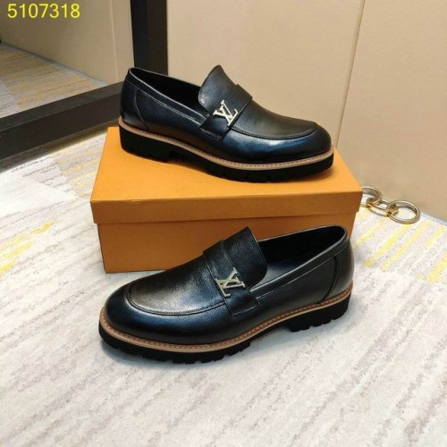 LV Leather Shoes Men 010