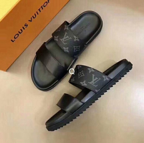 LV Slippers Men 470