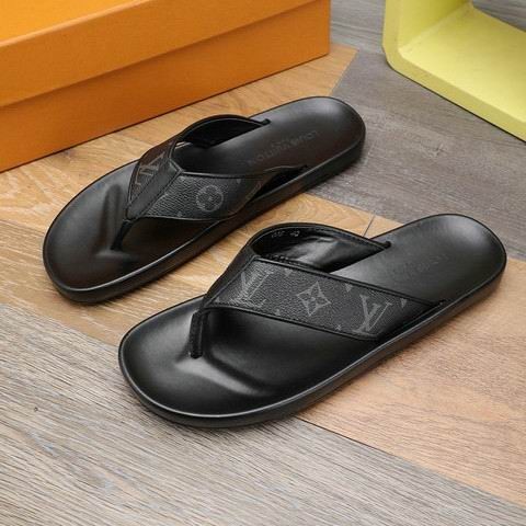 LV Slippers Men 008