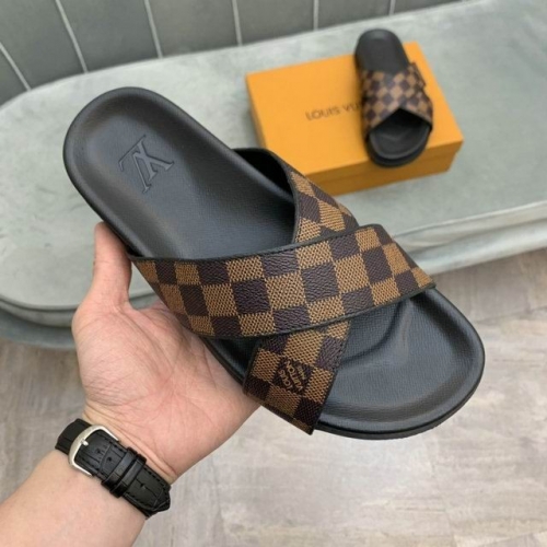 LV Slippers Men 427