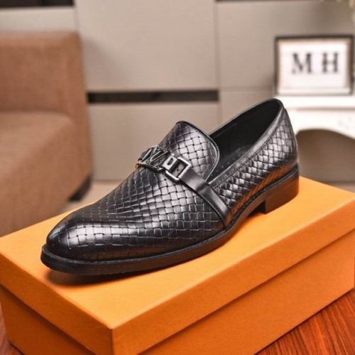 LV Leather Shoes Men 210