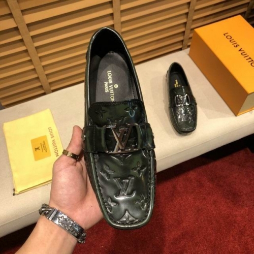 LV Casual Shoes Men 415