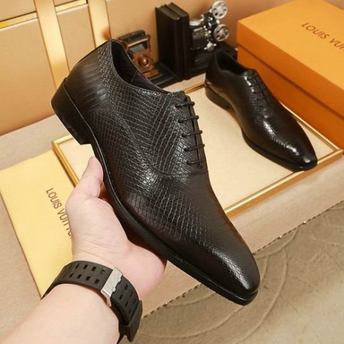 LV Leather Shoes Men 102