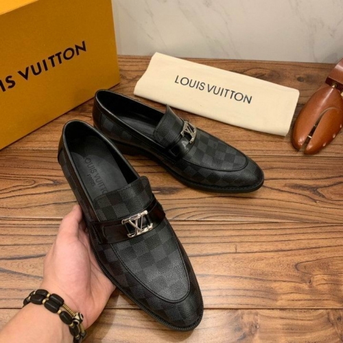 LV Leather Shoes Men 108