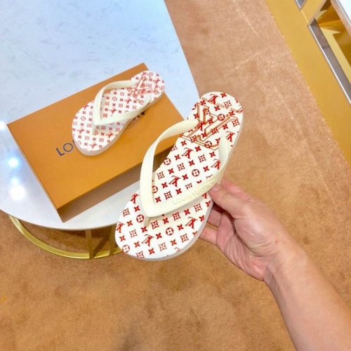 LV Slippers Women 119