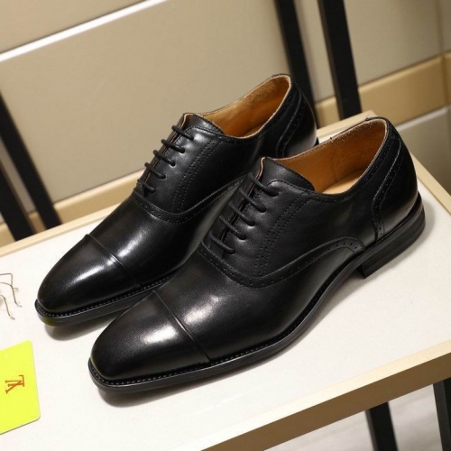 LV Leather Shoes Men 058