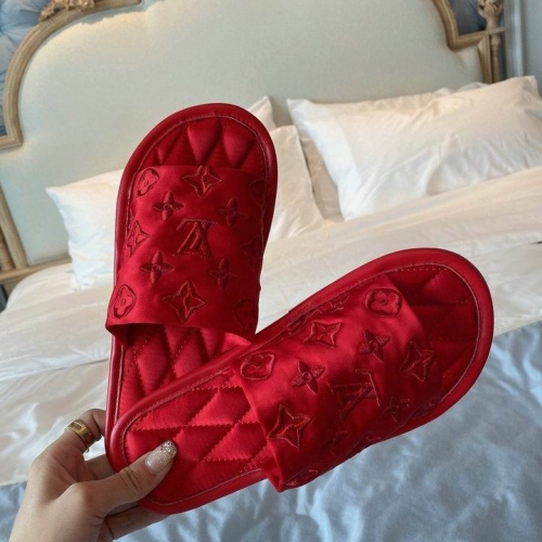 LV Slippers Women 126