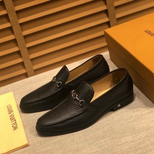 LV Leather Shoes Men 371