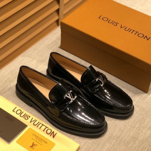 LV Leather Shoes Men 244