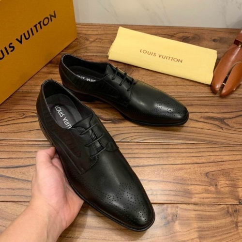 LV Leather Shoes Men 111