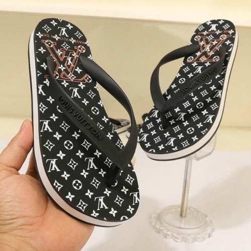 LV Slippers Women 122