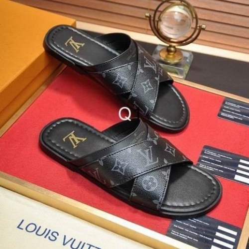 LV Slippers Men 446