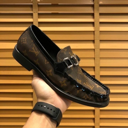 LV Leather Shoes Men 205