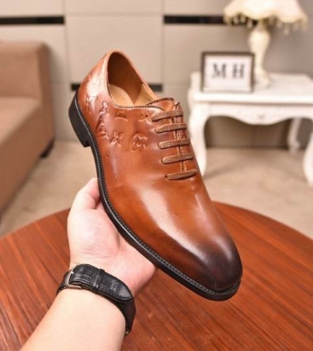 LV Leather Shoes Men 324
