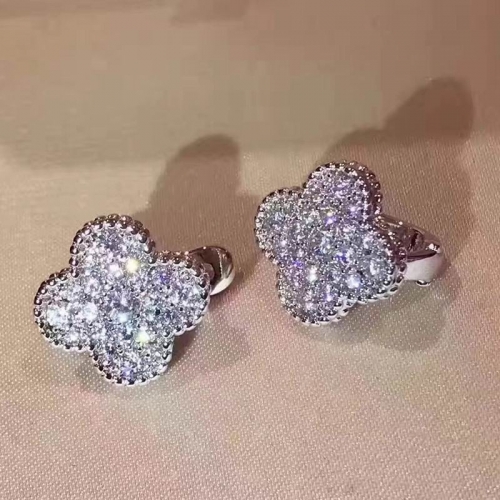 Stylish sterling silver Earrings with diamonds 114