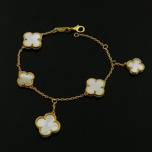 V.a.n. C.l.e.e.f. Women Bracelet Gold-White 070