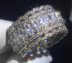 Stylish sterling silver Ring with diamonds 149