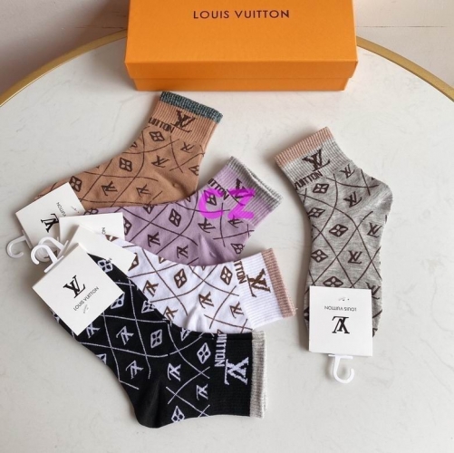 L..V.. Socks 536