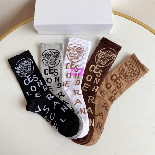 V.e.r.s.a.c.e. Socks 089