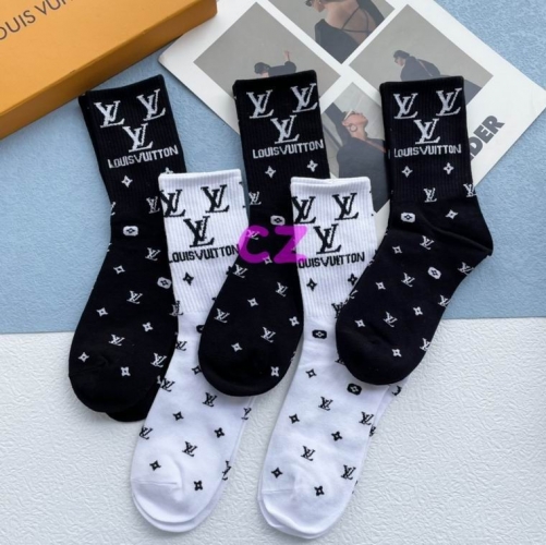 L..V.. Socks 335