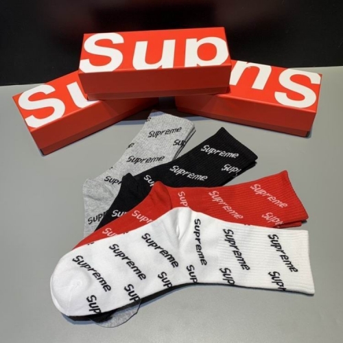 S.u.p.r.e.m.e. Socks 033