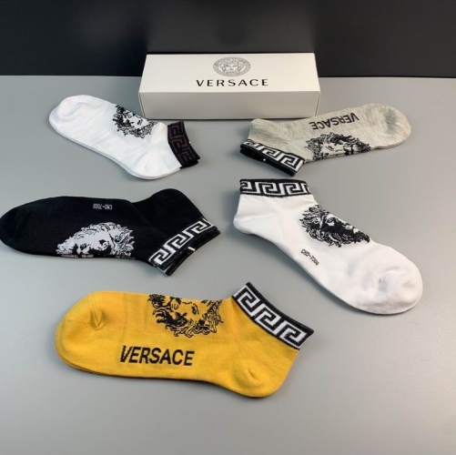 V.e.r.s.a.c.e. Socks 028