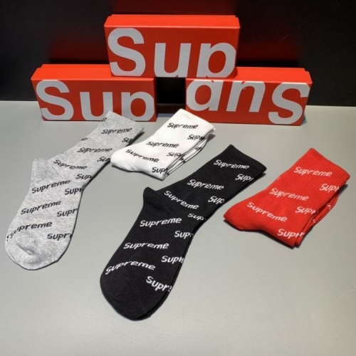 S.u.p.r.e.m.e. Socks 032