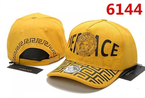 V.e.r.s.a.c.e. Hats AA 042