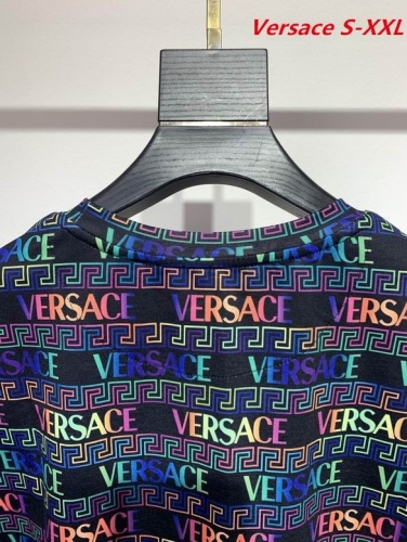 V.e.r.s.a.c.e. Round neck 2757 Men