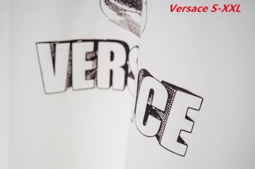 V.e.r.s.a.c.e. Round neck 2027 Men