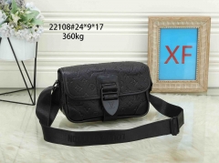 L...V... Bags 3558
