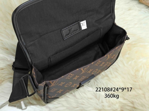 L...V... Bags 3551
