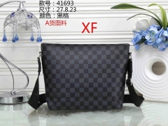 L...V... Bags 3525