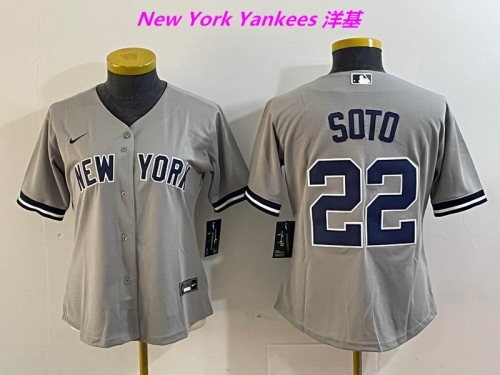 MLB New York Yankees 527 Women