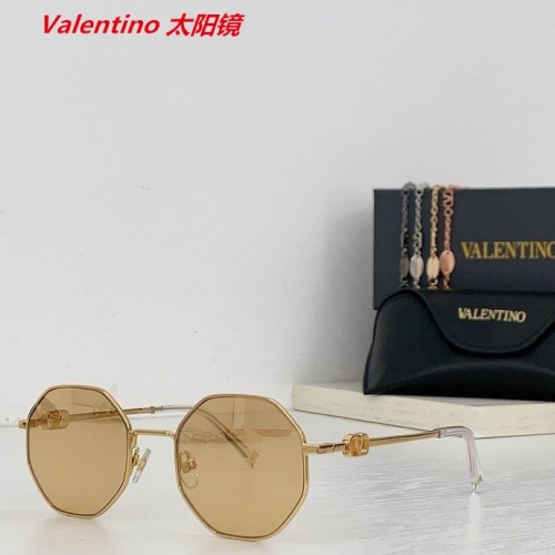 V.a.l.e.n.t.i.n.o. Sunglasses AAAA 4236