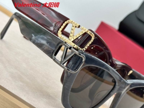 V.a.l.e.n.t.i.n.o. Sunglasses AAAA 4012