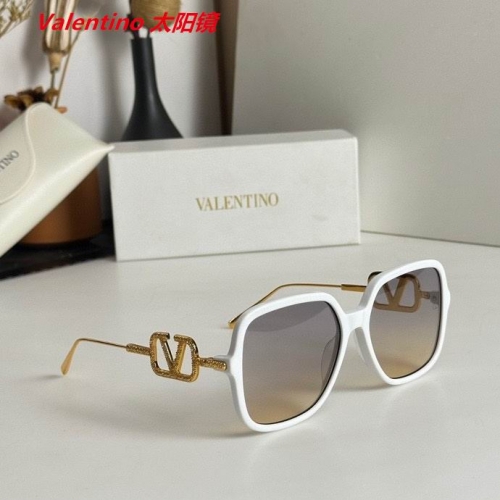 V.a.l.e.n.t.i.n.o. Sunglasses AAAA 4062