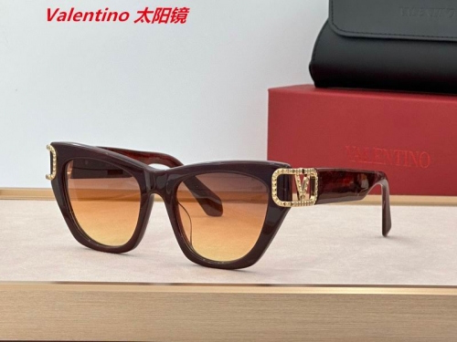 V.a.l.e.n.t.i.n.o. Sunglasses AAAA 4016