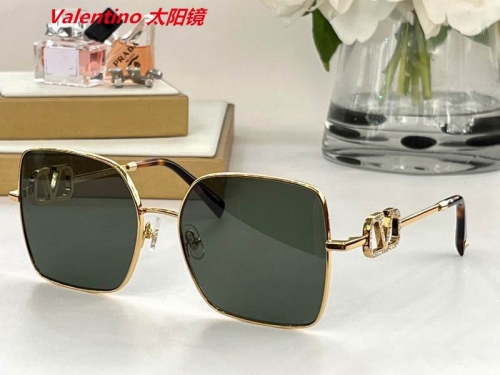 V.a.l.e.n.t.i.n.o. Sunglasses AAAA 4030