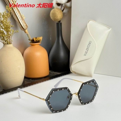 V.a.l.e.n.t.i.n.o. Sunglasses AAAA 4070