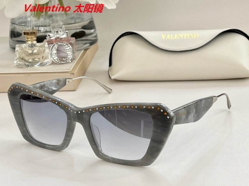 V.a.l.e.n.t.i.n.o. Sunglasses AAAA 4313