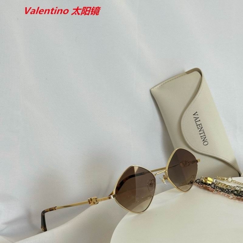 V.a.l.e.n.t.i.n.o. Sunglasses AAAA 4227