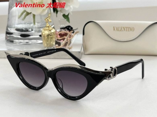 V.a.l.e.n.t.i.n.o. Sunglasses AAAA 4260