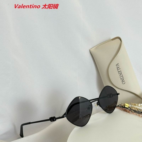 V.a.l.e.n.t.i.n.o. Sunglasses AAAA 4226