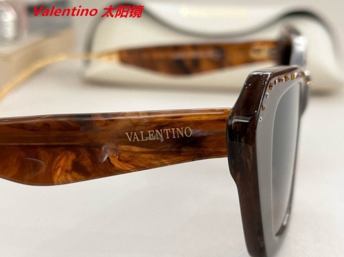 V.a.l.e.n.t.i.n.o. Sunglasses AAAA 4310